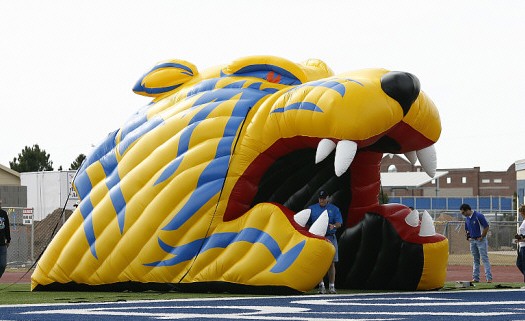 Inflatable Jaguar Head Tunnel for Jacksonville Jaguars